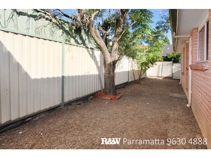 2/4 Tungarra Road, Girraween NSW 2145