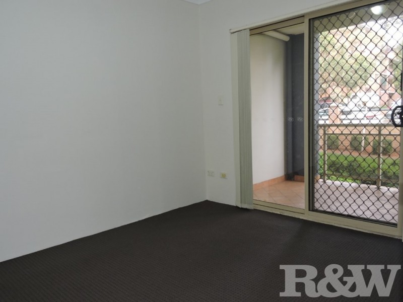 2/30 Memorial Avenue, Merrylands NSW 2160