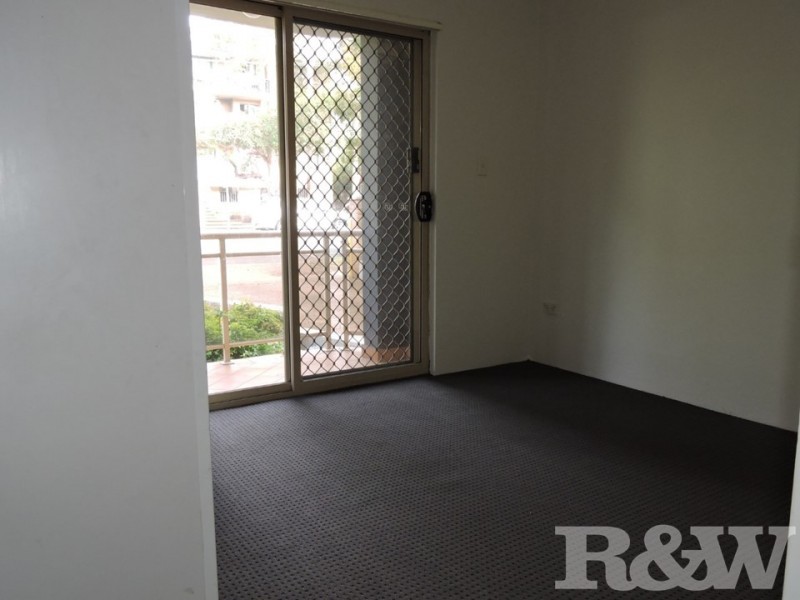2/30 Memorial Avenue, Merrylands NSW 2160
