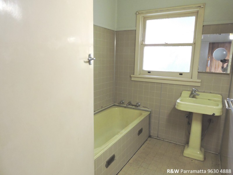 18 Todd Street, Merrylands NSW 2160