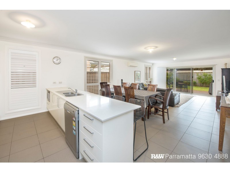11 Hargrave Avenue, Middleton Grange NSW 2171