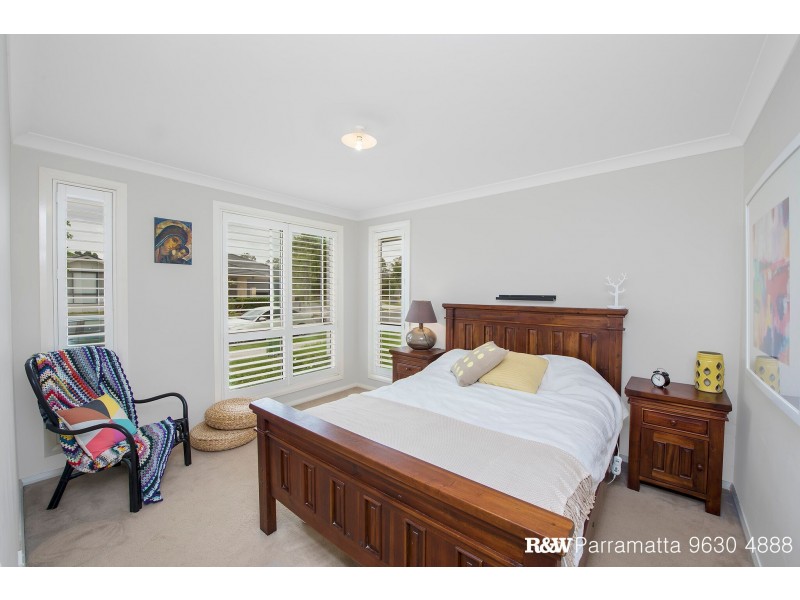 11 Hargrave Avenue, Middleton Grange NSW 2171