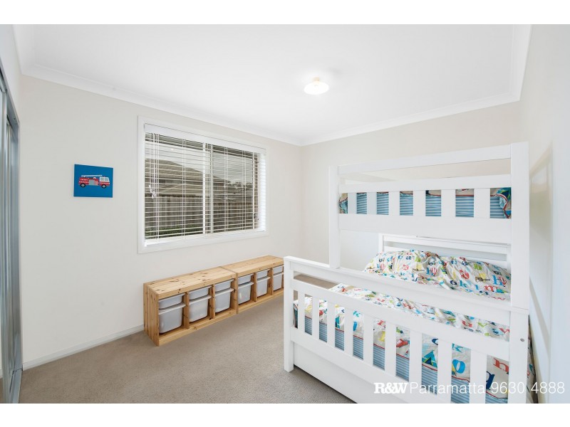 11 Hargrave Avenue, Middleton Grange NSW 2171