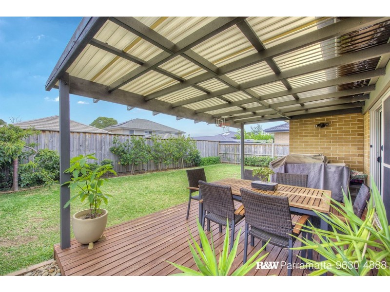 11 Hargrave Avenue, Middleton Grange NSW 2171