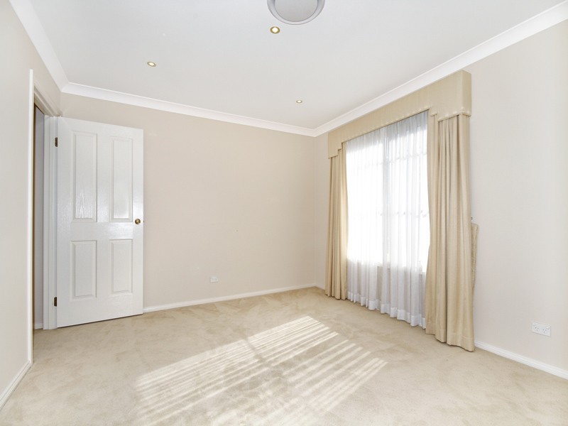 13 Wyuna Place, Oatlands NSW 2117