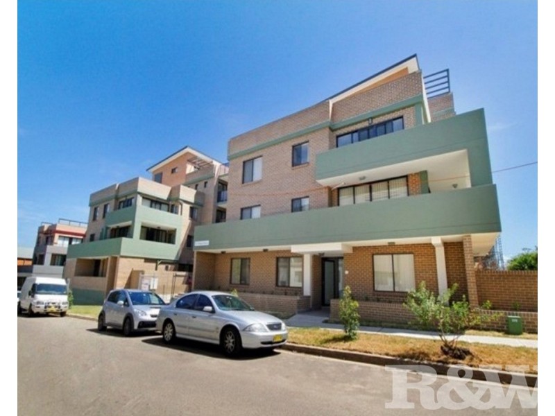 13/5-11 Howard Avenue, Northmead NSW 2152