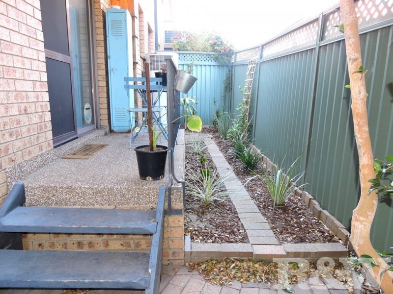 2/75 Weston Street, Harris Park NSW 2150