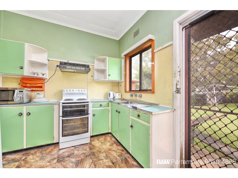 30 Mandoon Road, Girraween NSW 2145