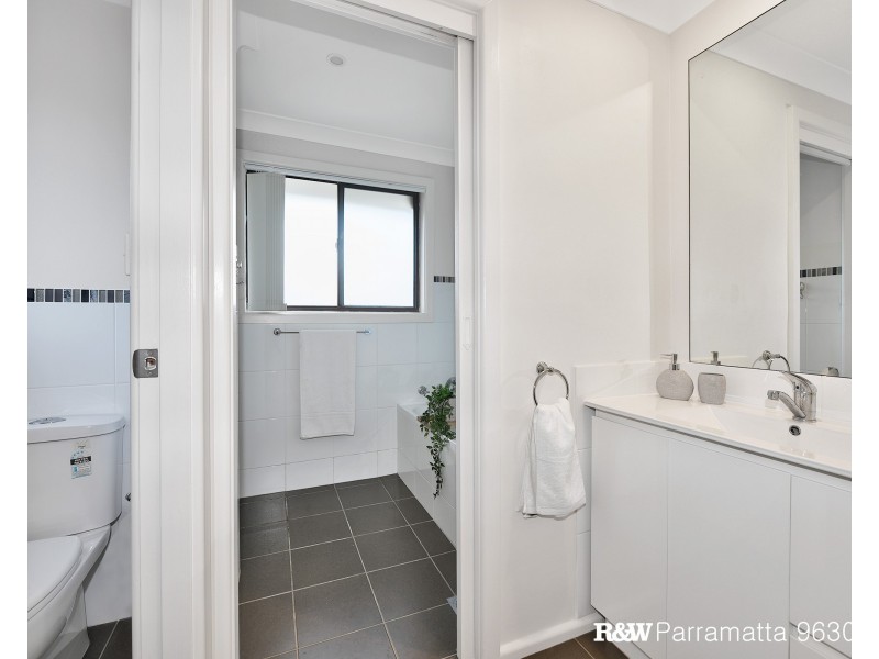 2 Hutchins Crescent, Kings Langley NSW 2147