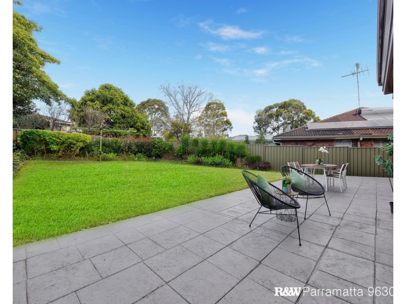 2 Hutchins Crescent, Kings Langley NSW 2147