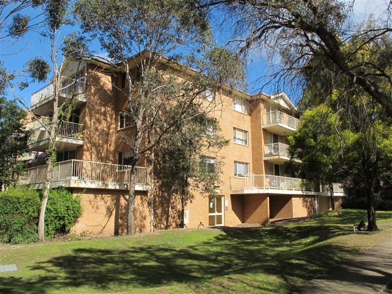 11/2-8 Bailey Street, Westmead NSW 2145
