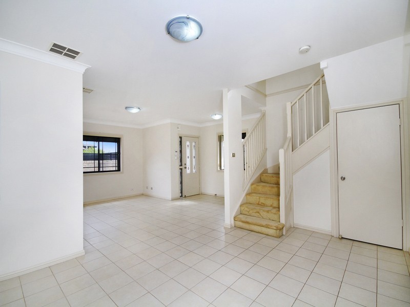 10 Hollywood Street, South Wentworthville NSW 2145