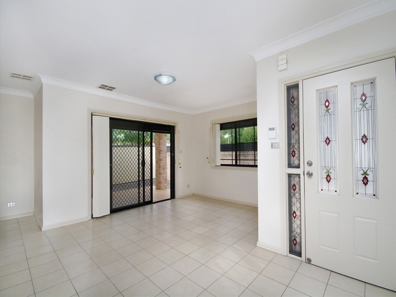 10 Hollywood Street, South Wentworthville NSW 2145