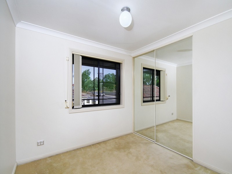 10 Hollywood Street, South Wentworthville NSW 2145