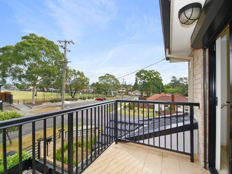 10 Hollywood Street, South Wentworthville NSW 2145