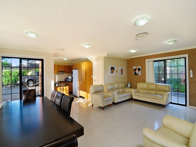 21a  Broxbourne Street, Westmead NSW 2145