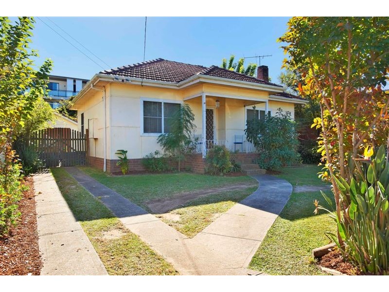 25 Balmoral Road, Northmead NSW 2152