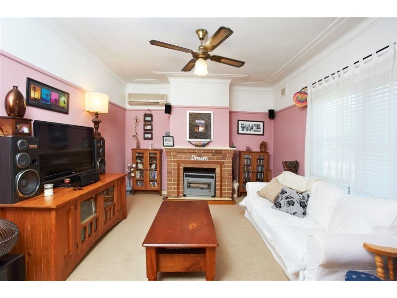 25 Balmoral Road, Northmead NSW 2152