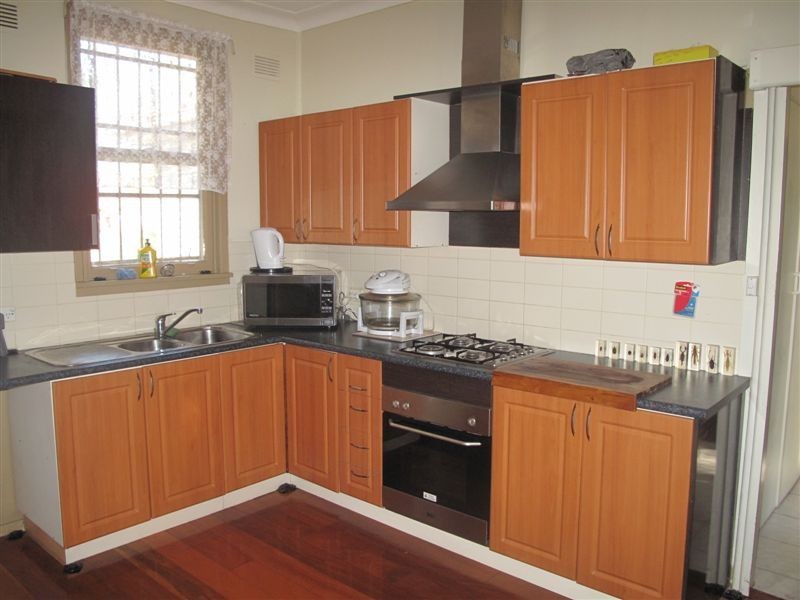 12 Hayes Road, Seven Hills NSW 2147