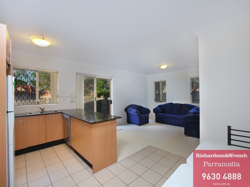 4/241 Old Windsor Road, Old Toongabbie NSW 2146