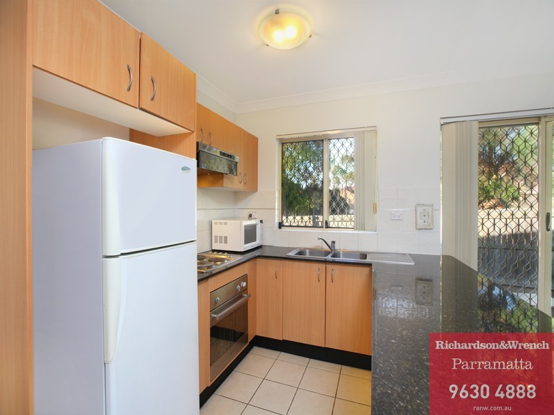 4/241 Old Windsor Road, Old Toongabbie NSW 2146