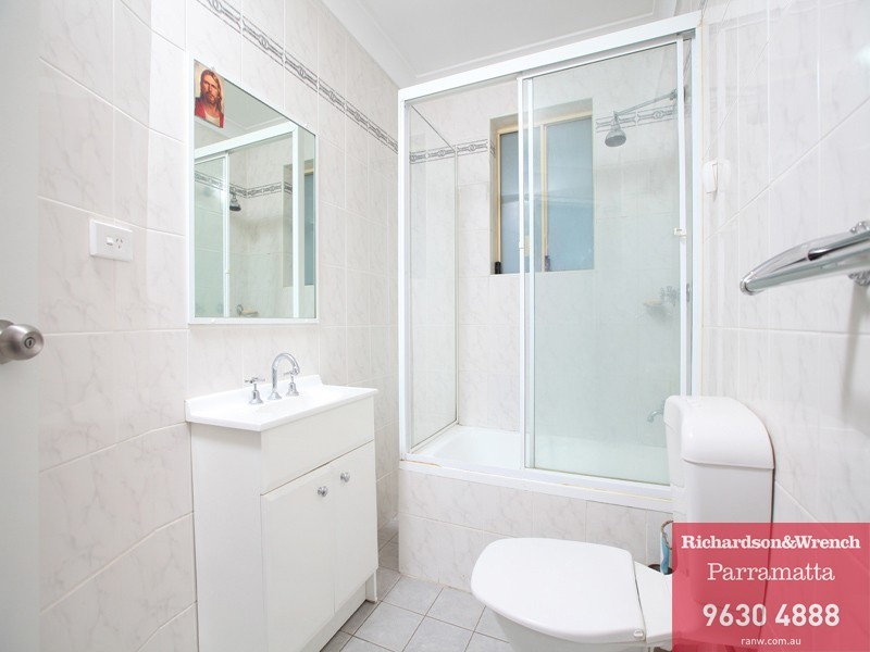 4/241 Old Windsor Road, Old Toongabbie NSW 2146