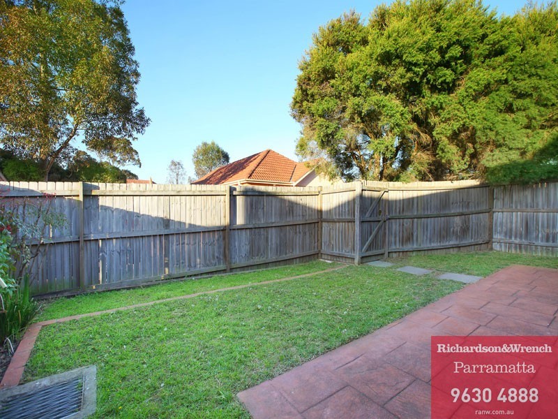4/241 Old Windsor Road, Old Toongabbie NSW 2146