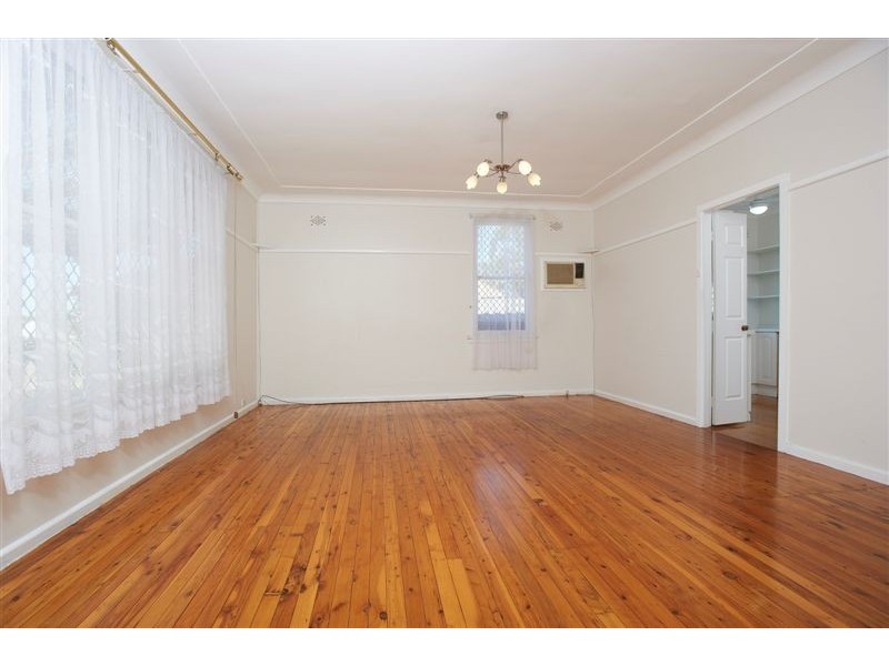 4 Brelogail Street, Northmead NSW 2152