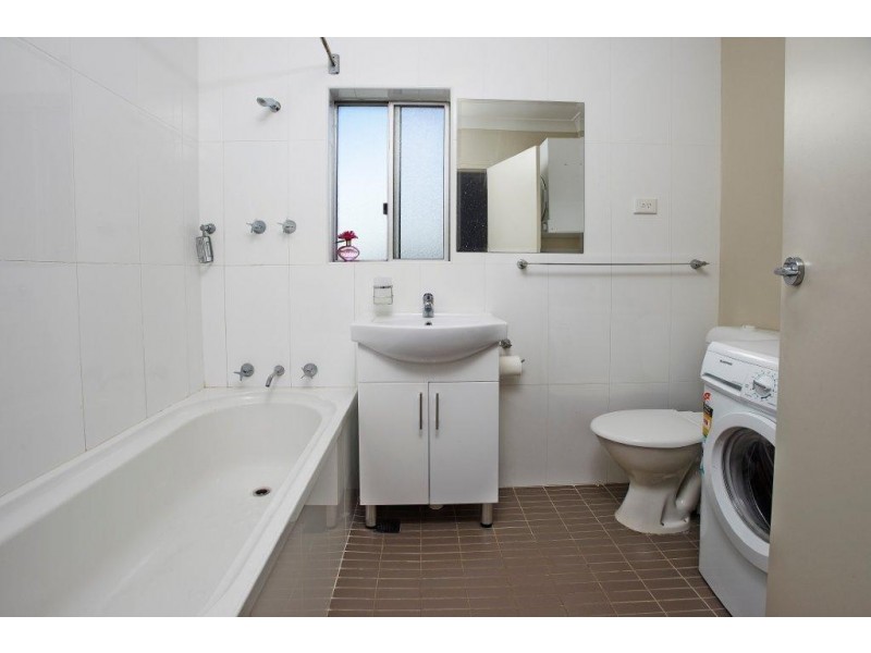 23/18 Oxford St, Merrylands NSW 2160