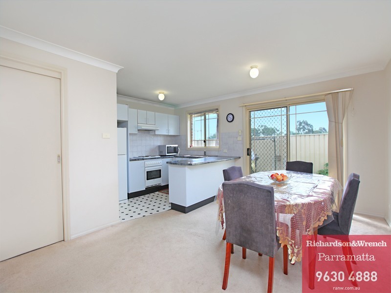 8/42 Wellwood Avenue, Moorebank NSW 2170