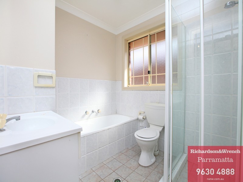 8/42 Wellwood Avenue, Moorebank NSW 2170