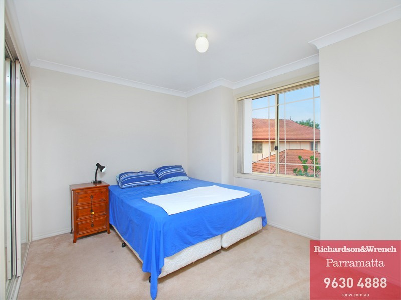 8/42 Wellwood Avenue, Moorebank NSW 2170
