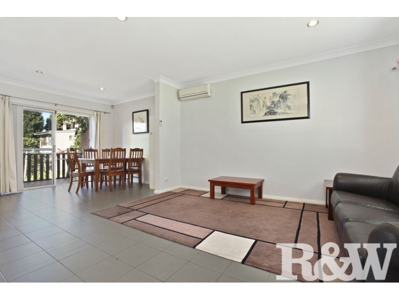 2/165 Burnett Street, Mays Hill NSW 2145
