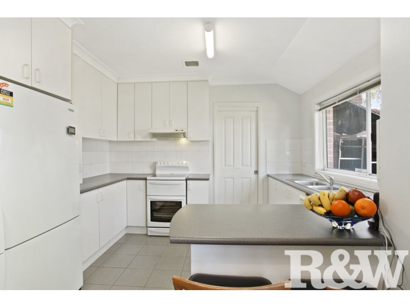 2/165 Burnett Street, Mays Hill NSW 2145