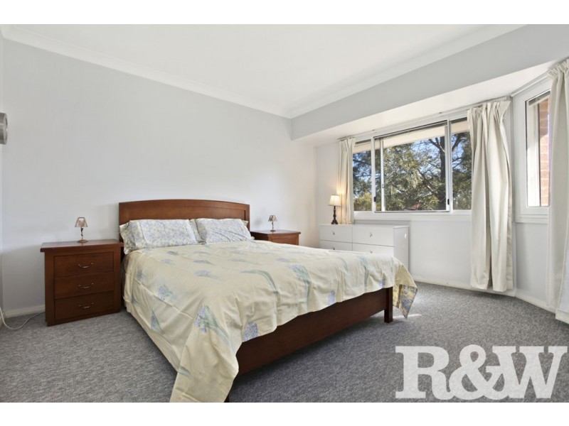 2/165 Burnett Street, Mays Hill NSW 2145