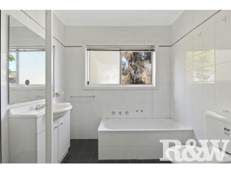 2/165 Burnett Street, Mays Hill NSW 2145