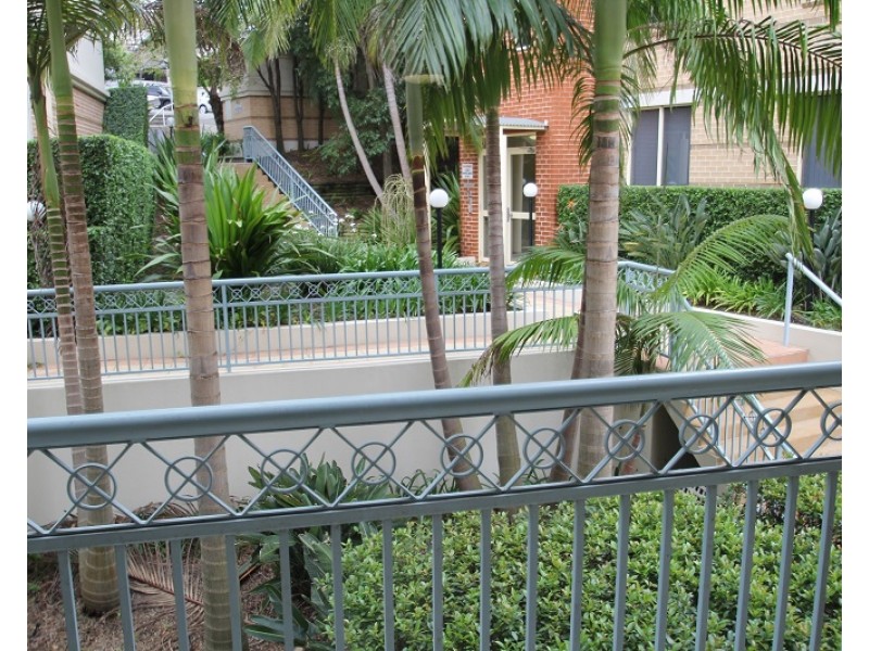 10/6 Rosebery Place, Balmain NSW 2041