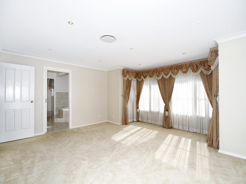 13 Wyuna Place, Oatlands NSW 2117