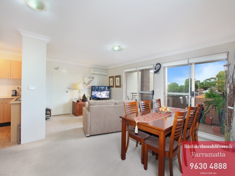 24/4 Fourth Avenue, Blacktown NSW 2148