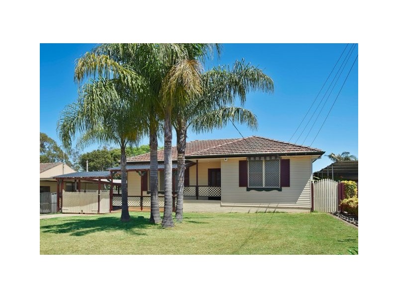 4 Brelogail Street, Northmead NSW 2152