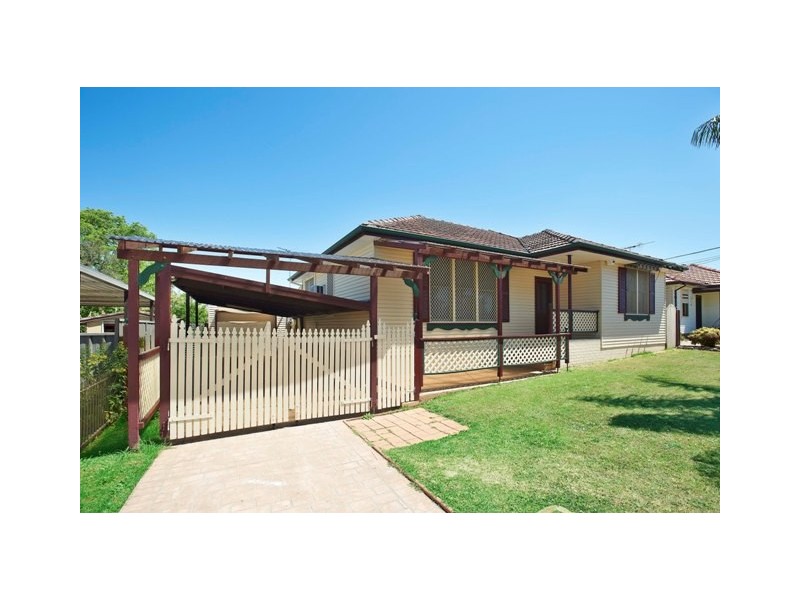 4 Brelogail Street, Northmead NSW 2152