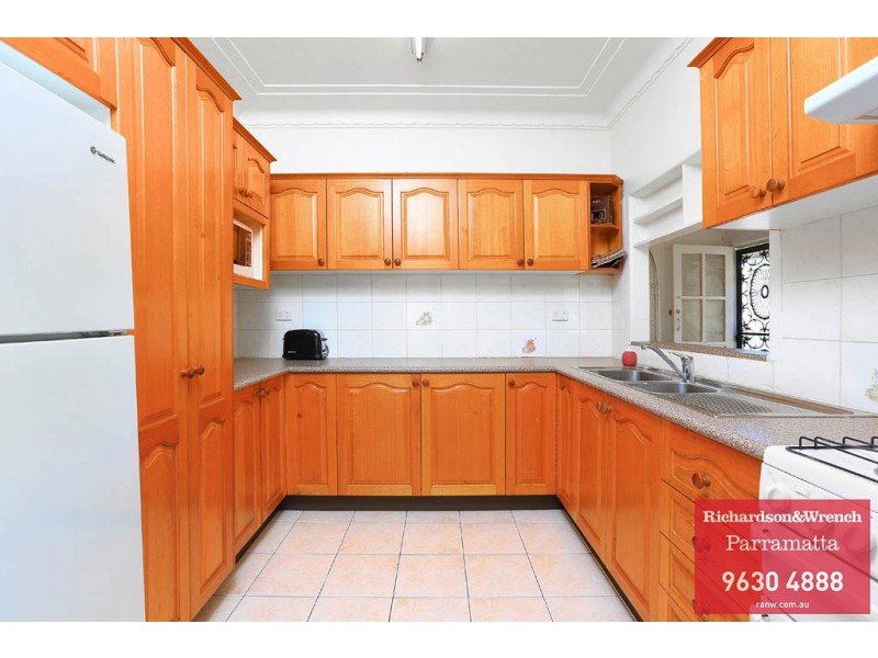 18 Wentworth Avenue, Toongabbie NSW 2146