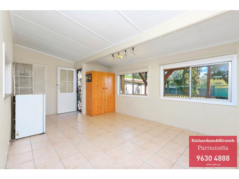 18 Wentworth Avenue, Toongabbie NSW 2146