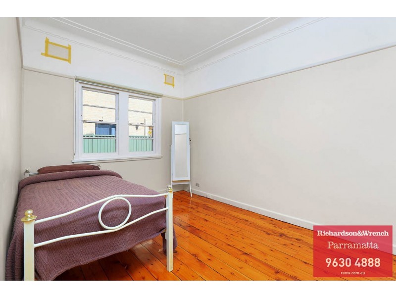 18 Wentworth Avenue, Toongabbie NSW 2146