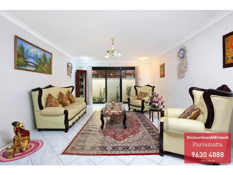 8 Harwell Place, Colyton NSW 2760