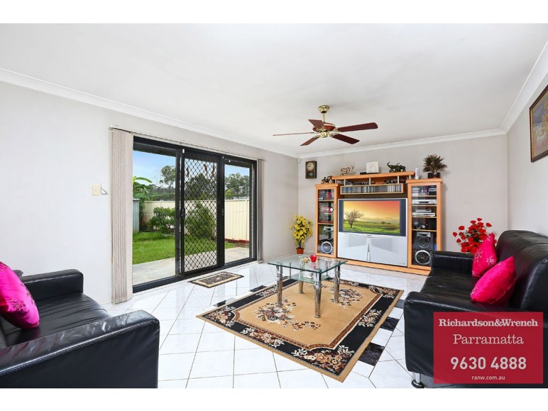 8 Harwell Place, Colyton NSW 2760