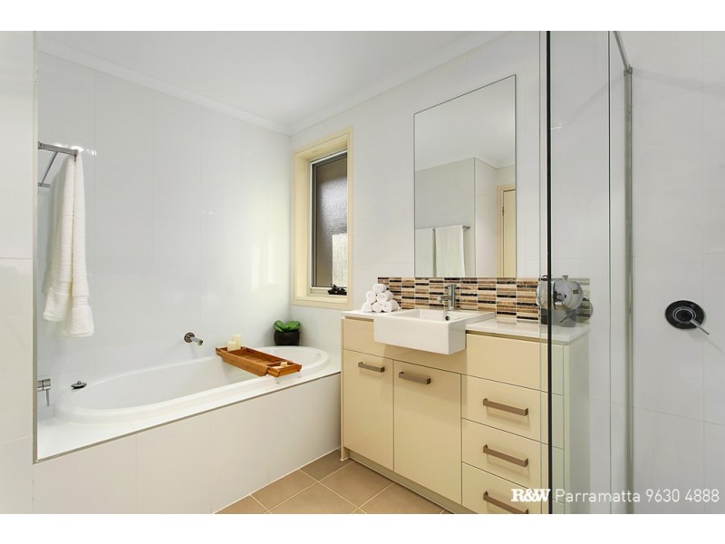 56 Rosetta Crescent (Bella Vista Fringe), Kellyville NSW 2155