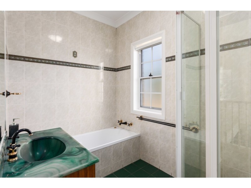 18 Lime Kiln Road, Lugarno NSW 2210