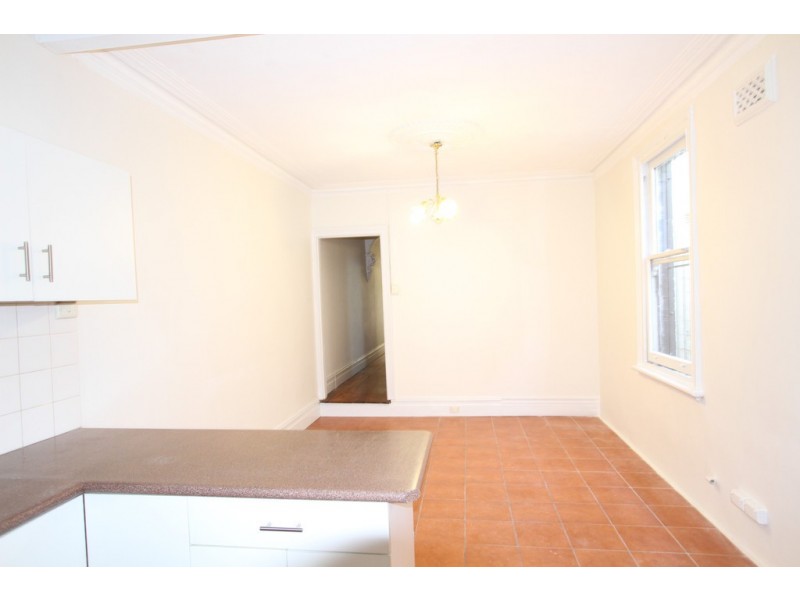 122 Camden, Newtown NSW 2042