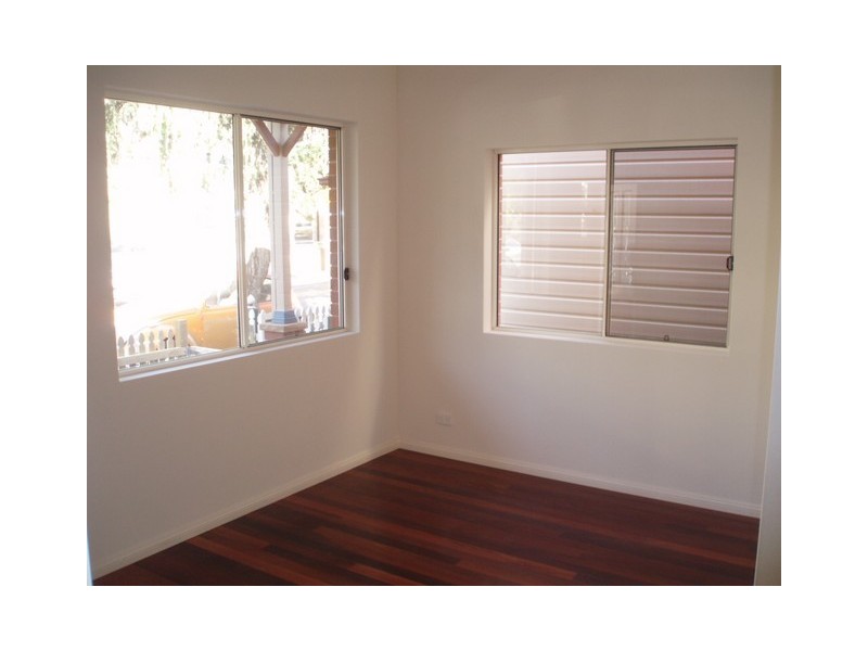 90 Grove Street, St Peters NSW 2044